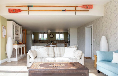 Eartham House | Charming Cottage for 10 in Heart of South Downs