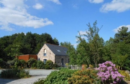 Guemene-Penfao Cottage | Charming Cottage with Garden, Bikes, and Family Amenities in Quiet Callac