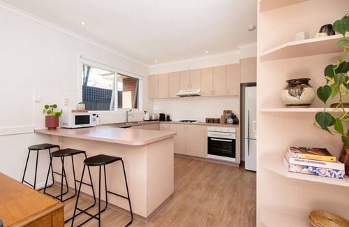 Hampton House | Charming Cottage in Beautiful Hampton