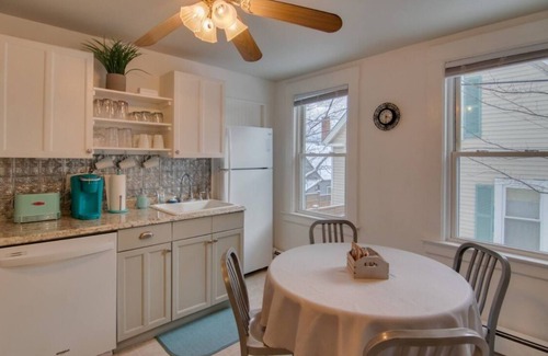 Littleton House | Charming Cottage in Downtown Littleton