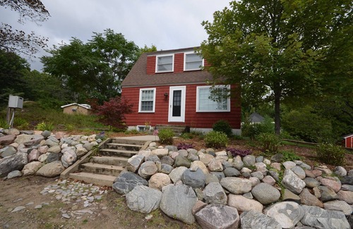 Northport House | Charming cottage in the village. Walk everywhere. Air conditioning. Dog ok.