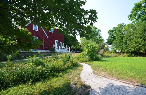 Northport House | Charming cottage in the village. Walk everywhere. Air conditioning. Dog ok.