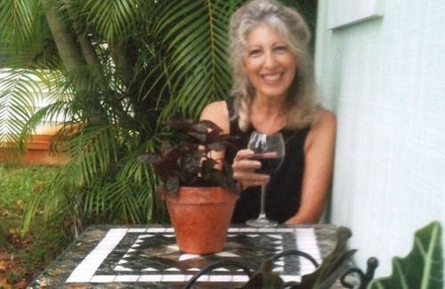 La Hacienda Cottage | Charming Cottage in Delray Beach Sleeps 4 with Heated Pool