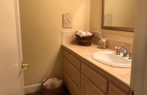 Napa Cottage | Charming Cottage Located on Private Gated Estate