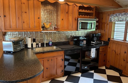 Sanbornville House | Charming Cottage on Lovell Lake