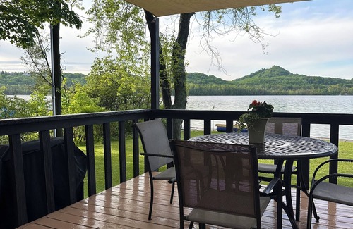 Cedar Cottage | Charming Cottage on North Shore of Little Traverse Lake-LeelanauCounty