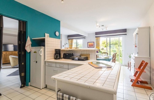 Le Neufbourg Cottage | Charming Cottage with Bucolic Garden, Near Waterfalls & Greenway, Fully Equipped with Bikes