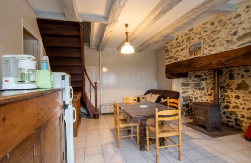 Saint-Mesmin Cottage | Charming Cottage with Fireplace, Near Outdoor Activities in Auvézère Valley