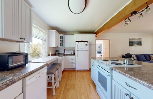 Ellsworth Cottage | Charming Cottage with Cozy Comfort and Easy Access to Outdoor Adventures