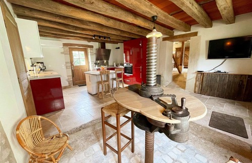 Chedigny Cottage | Charming cottage with garden in Chédigny