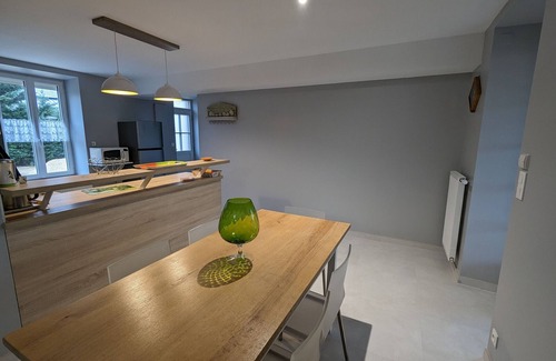 Trainou Cottage | Charming Countryside Cottage: Tranquil Farm Stay, Near Forest and Scenic Bike Routes