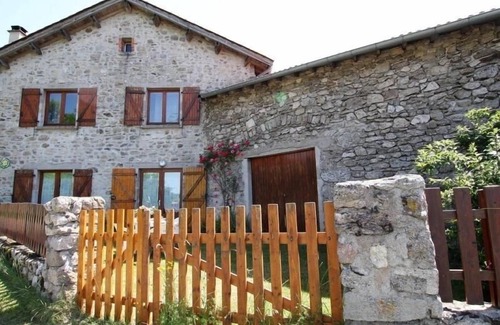 Jullianges Cottage | Charming Countryside Retreat: Nature, Comfort & Activities in Livradois Park