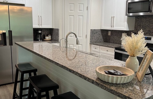 Sanford House | Charming & Cozy 3-bedroom house with WiFi, AC in Sanford near SFB