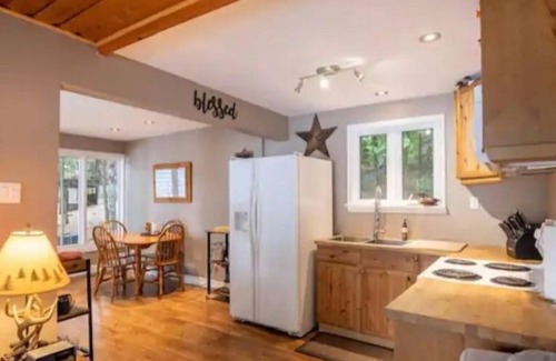 Minden Cottage | Charming, Cozy 4 Season Waterfront Cottage in Minden