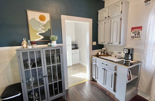 Trinidad House | Charming & Cozy Craftsman: AC/Heat + Pets Free!