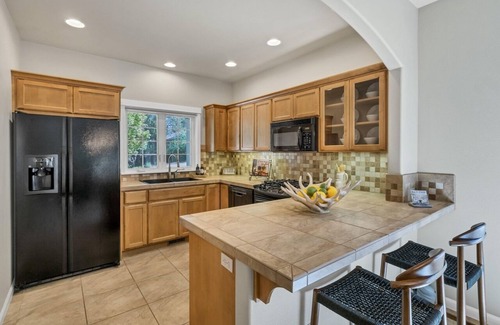 Southern Crossing House | Charming Craftsman short walk Old Mill river path