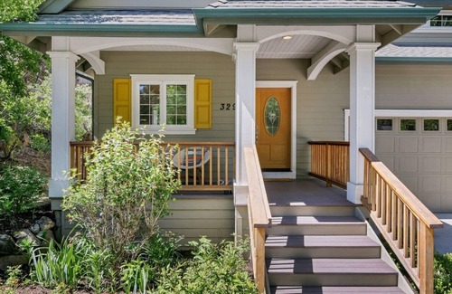 Southern Crossing House | Charming Craftsman short walk Old Mill river path