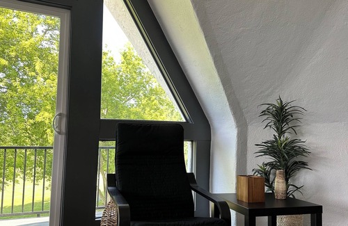 Plymouth House | Charming dome house - 4-bedroom house with WiFi and AC in enjoyable Plymouth