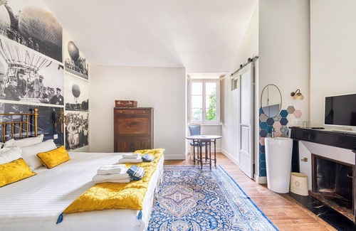 Bouchemaine Bed & Breakfast | Charming double room at Château Le Fresne