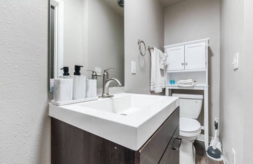 Hilltop Apartment | Charming Downtown Studio Near Hospitals - Unit 9