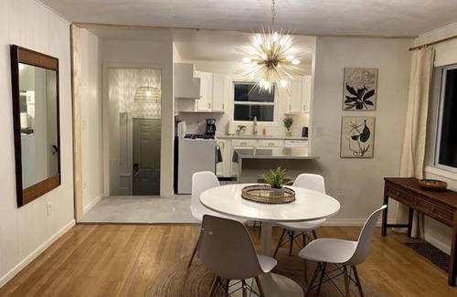 Midland House | Charming Downtown Two Bedroom