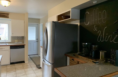 Traverse City House | Charming Escape. Bike to Beach or TART trail to Downtown.