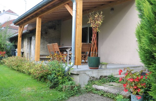 Saint-Blin Cottage | Charming Family Cottage with Garden, Terrace, and WiFi in Saint-Blin