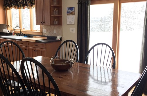 Stratton and Bromley Ski Areas House | Charming Farmhouse 5 minutes from Magic Mountain & close to 5 other Ski Resorts