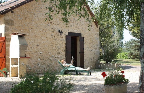 Fleurac Cottage | Charming Farmhouse Getaway with Panoramic Views in Périgord Noir, Near Lascaux and Dordogne