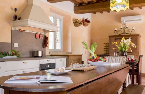 Marciano della Chiana House | Charming farmhouse immersed in the Tuscan countryside with private swimming pool and garden