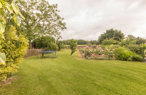 Bonnoeuvre Cottage | Charming Farmhouse with Pool, Garden, and Play Areas in Vallons-de-l'Erdre