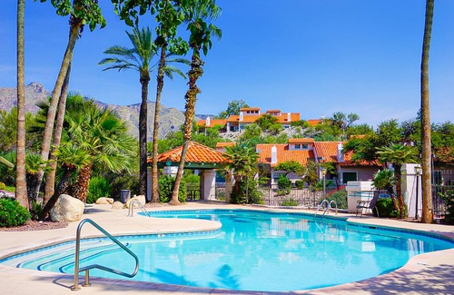 Tucson Condo | Charming first floor condo w/shared heated pool, hot tub, tennis courts