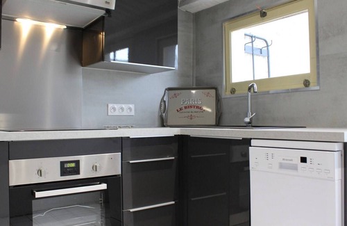 Saint-Pierre-d'Oleron House | Charming House with Garden near St Pierre and Beaches – Sleeps 5, Modern Amenities
