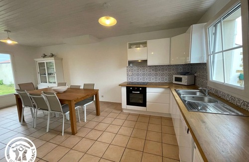 Bourgenay Cottage | Charming 6-Person Cottage Near Beaches and Cycling Paths in Talmont St Hilaire