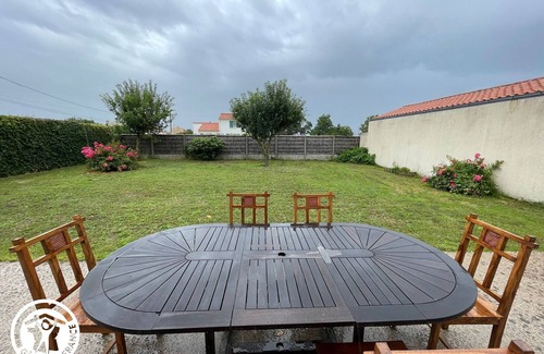 Bourgenay Cottage | Charming 6-Person Cottage Near Beaches and Cycling Paths in Talmont St Hilaire