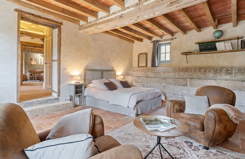 Berd'huis House | Charming gîte on garden level