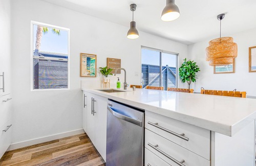 San Clemente Condo | Charming gem near the beach with large backyard, cornhole, fast WiFi & grill