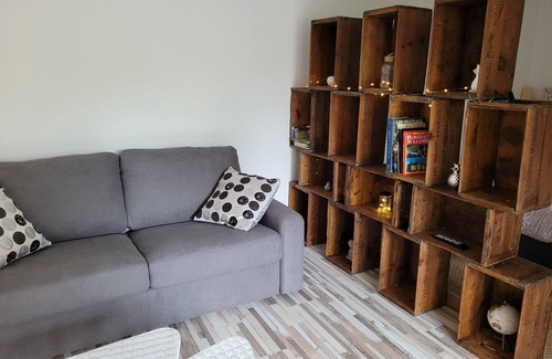Louplande Cottage | Charming Getaway Near Le Mans: Pool, Greenery, Comfort & Kids' Play Area