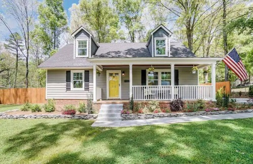 Fort Mill House | Charming Getaway on the Greenway!