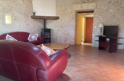 Soubise House | Charming gite, central to Charente Maritime, pets welcome
