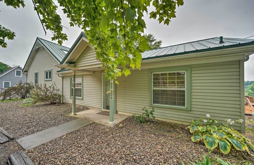 Lisbon Cottage | Charming Hanoverton Cottage on Guilford Lake!