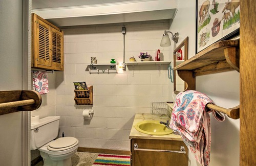 Penrose Cottage | Charming Hendersonville Cottage w/ Porches & Views