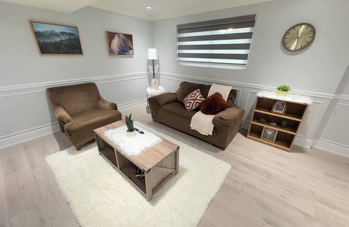 Grantham House | Charming Hidden Gem 2BD close to Falls & Wineries!