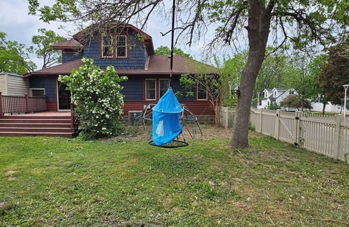 La Crosse House | Charming hideaway close to downtown