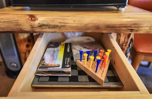 Parks Cabin | Charming & Historical 1 Room Log Cabin / Forest Views/ 20 minutes from Flagstaff