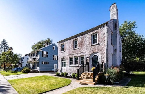 Harters Heights House | Charming home 1 mile to ND Families Welcome