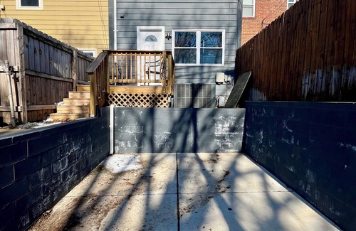 Northeast House | Charming Home Free Parking & Free Metro Shuttle