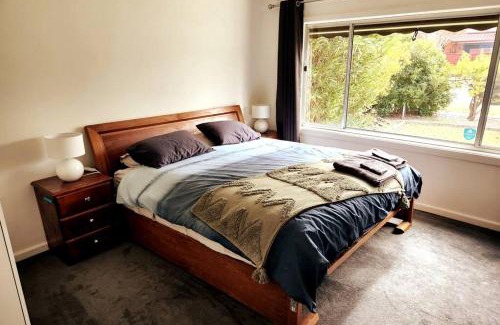 Airport West House | Charming Home Near Melbourne Airport & CBD