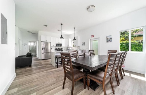 Hallandale Beach House | Charming Home With Pool Jacuzzi