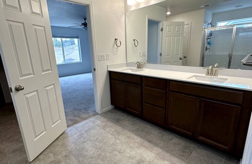 The Pinery House | Charming home with Ample space